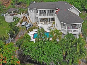 Sea Symphony, Barbados - 6 B/R Beachfront Villa w (775)