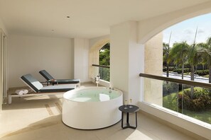 Bain à remous extérieur