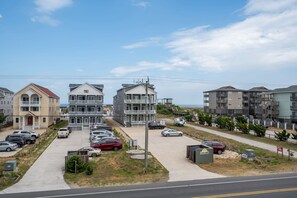 OB304: Ocean Breeze 304 | TL Living Area - Deck Access