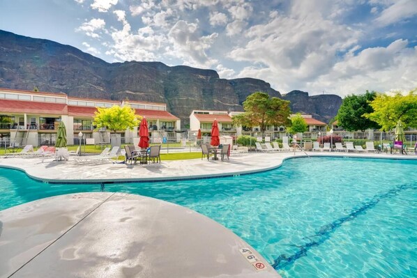 Pool area