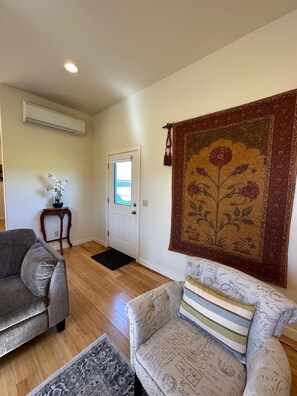 Living area
