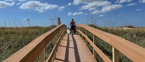 Looking for that perfect beachfront getaway? Sunset Vistas on the beaches of beautiful Treasure Island is your place!