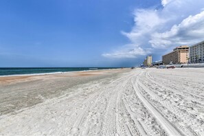 Daytona Beach Resort Amenities | Beach Access