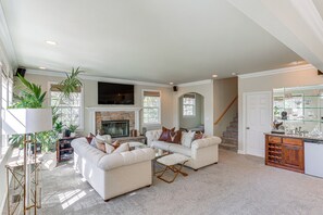 Living Room | 1st Floor | Smart TV | Fireplace