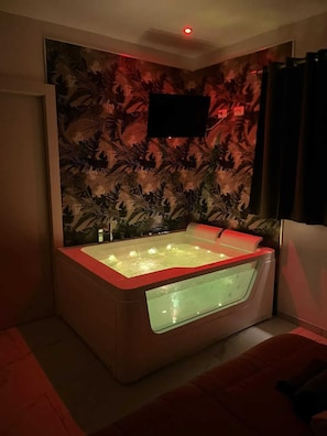 Jacuzzi