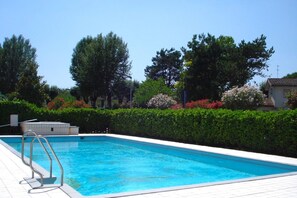 Holiday Home Swimming Pool