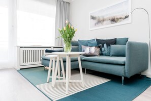 Bequeme Sitzecke in der Wohnung 28 des Haus Norderhoog in der Kjeirstr. 20, in Westerland...