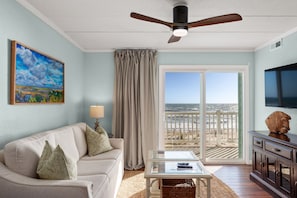 Living Area w Ocean View