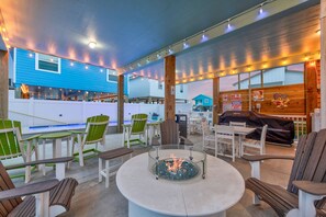 Patio - Ample seating for family and friends