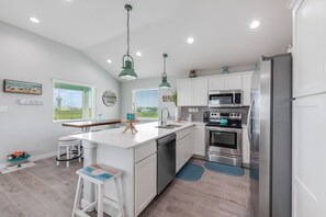 Kitchen - Full kitchen