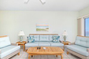EI-803 Living Room