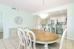 EI-803 Dining Room