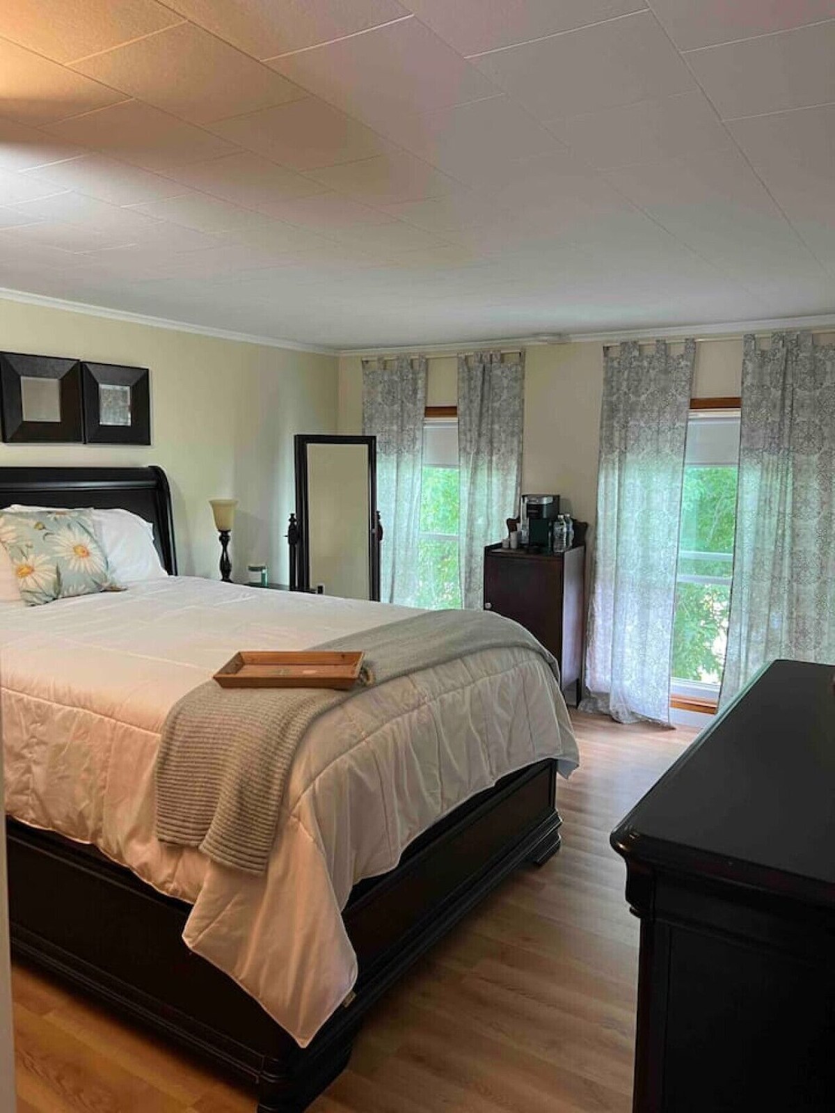 Lakeview Cozy Cottage