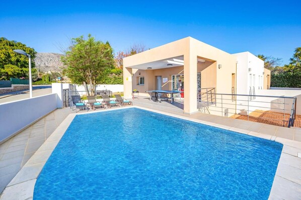 Villa Pomera Dos image