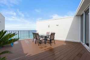 Upper Sundeck