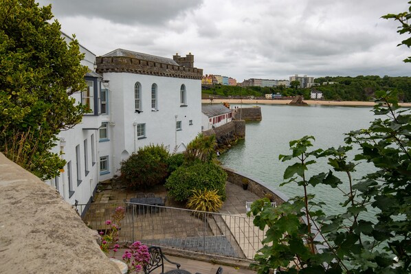 Sea Views, Large Sea Front Terrace