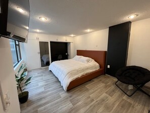 There's lots of natural light