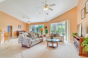 Living Area | Smart TV w/ Cable | Board Games