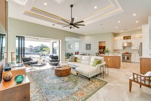 Living Room | Smart TV