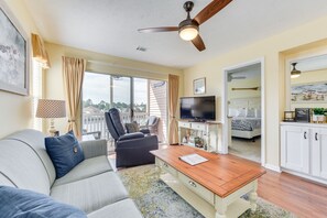 Living Room | Free WiFi | Central A/C | Queen Sleeper Sofa