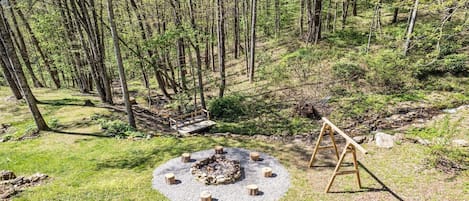 Fire Pit and Swing to enjoy the Waterfalls