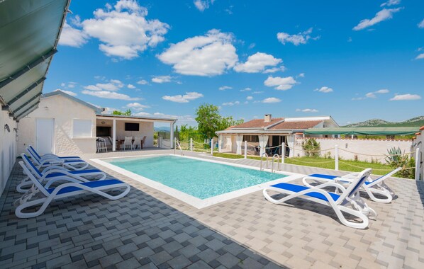 pool