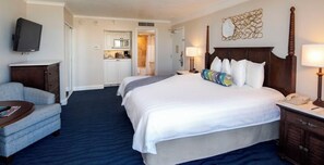 Unit with 1 King size bed. Exact unit will be assigned upon arrival. Views, colors and decor may vary.