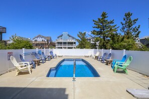 Private Pool 2022