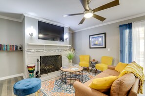 Living Room | Free WiFi | DVD Player | Board Games & Books | 1st Floor