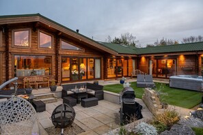 Hot Tub Holidays UK