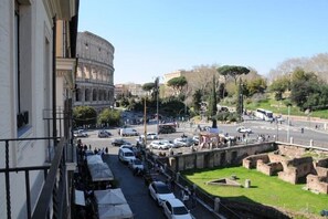 Vista verso il Colosseo dal balcone della zona giorno