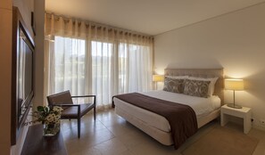 Unit with Queen bed