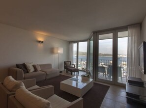 Living area. Exact unit will be assigned upon arrival. Views, colors and decor may vary.