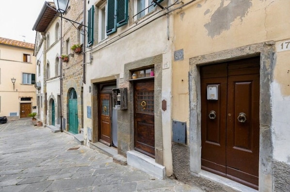 Building Exterior, Main Entrance