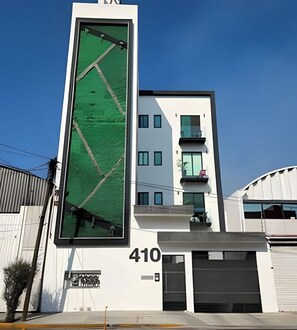 Edificio con seguridad y CCTV 24/7