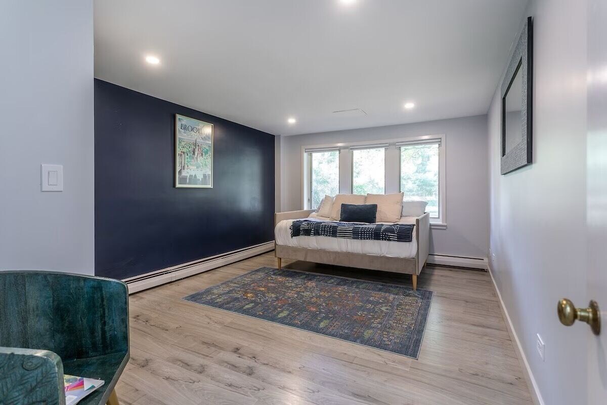 Stunning renovated horse farm with pool, hot tub, and 6 bedrooms.