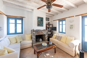 Casa Mira: A traditional house in Marpissa Paros by Rent A Greek Home