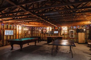 Huge games room garage with pool, ping pong, foosball and other games open 365 days a year. 