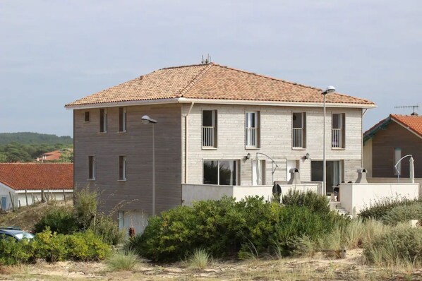 Façade