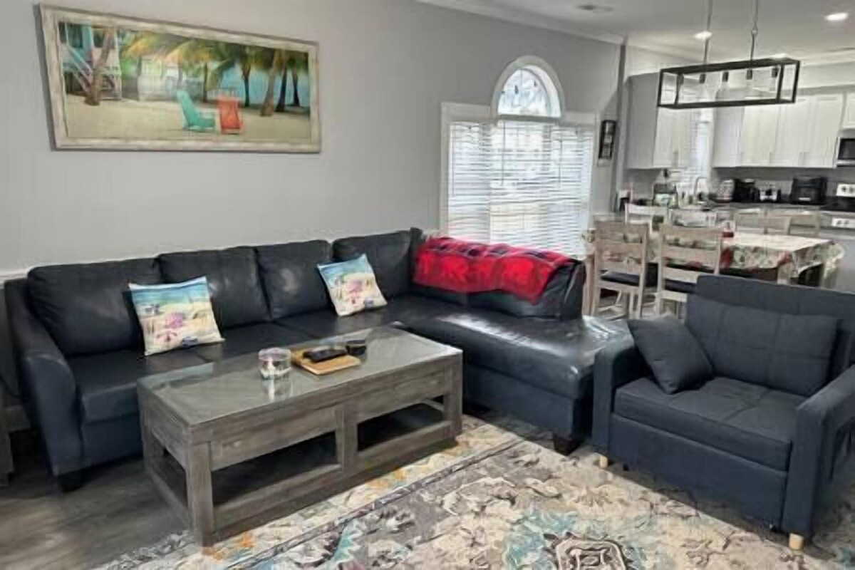 Beautiful Condo on Golf Course