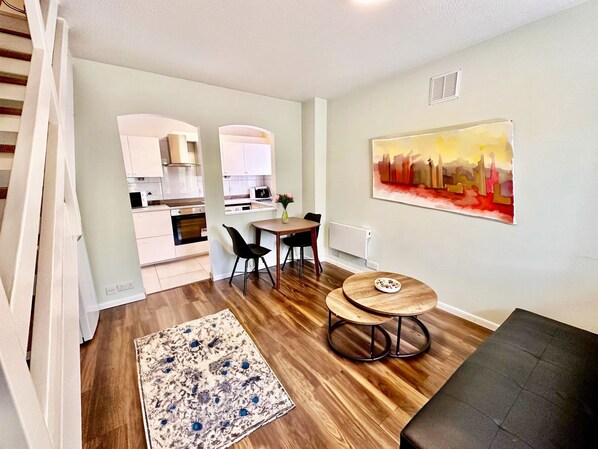Living Room / Lounge
