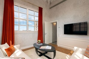 Autumn, Living Room, Spring, Summer