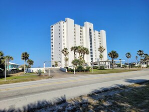 THE VAN LEE LOCATED ON A1A