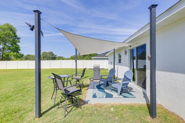 Ocala Vacation Rental | 3BR | 2BA | 1,127 Sq Ft | Small Step to Enter