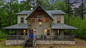 Surrounded by tall pines and located on a private circle, you'll enjoy quiet surroundings