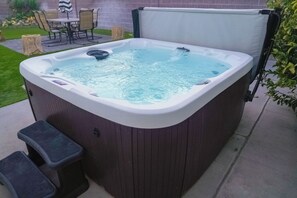 JACUZZI