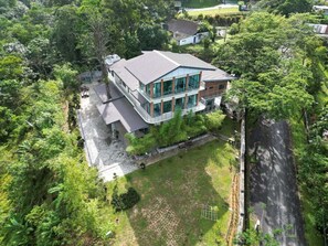 Welcome to Serendah Villa, 5 bedroom luxury apartment in the lush rainforest