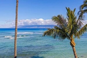 Gorgeous Molokai island and ocean views