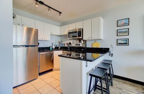 Atlantic Towers 510-large-009-044-KitchenBreakfast Bar-1500x986-72dpi
