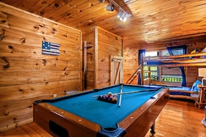 Spielezimmer